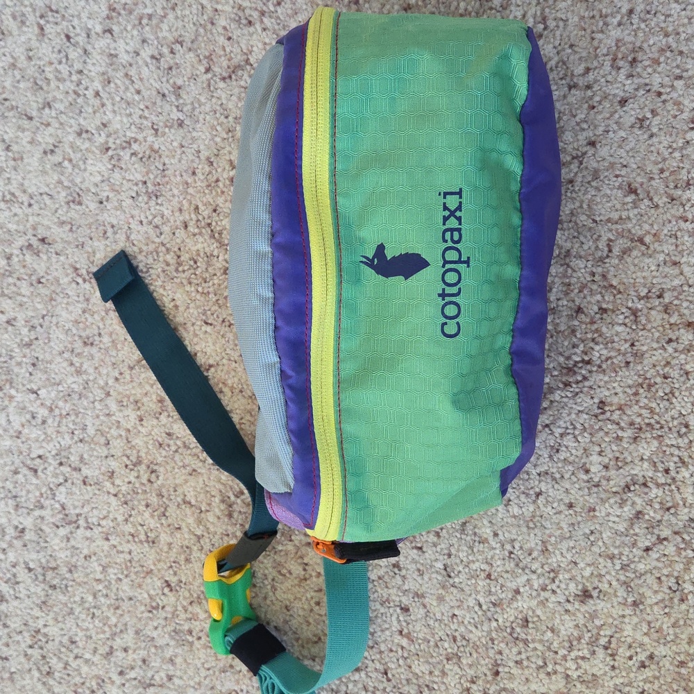NWOT Cotopaxi Bataan Fanny Pack Del Dia, multicolor
